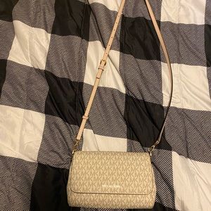 Super cute pink and white Micheal Kors purse